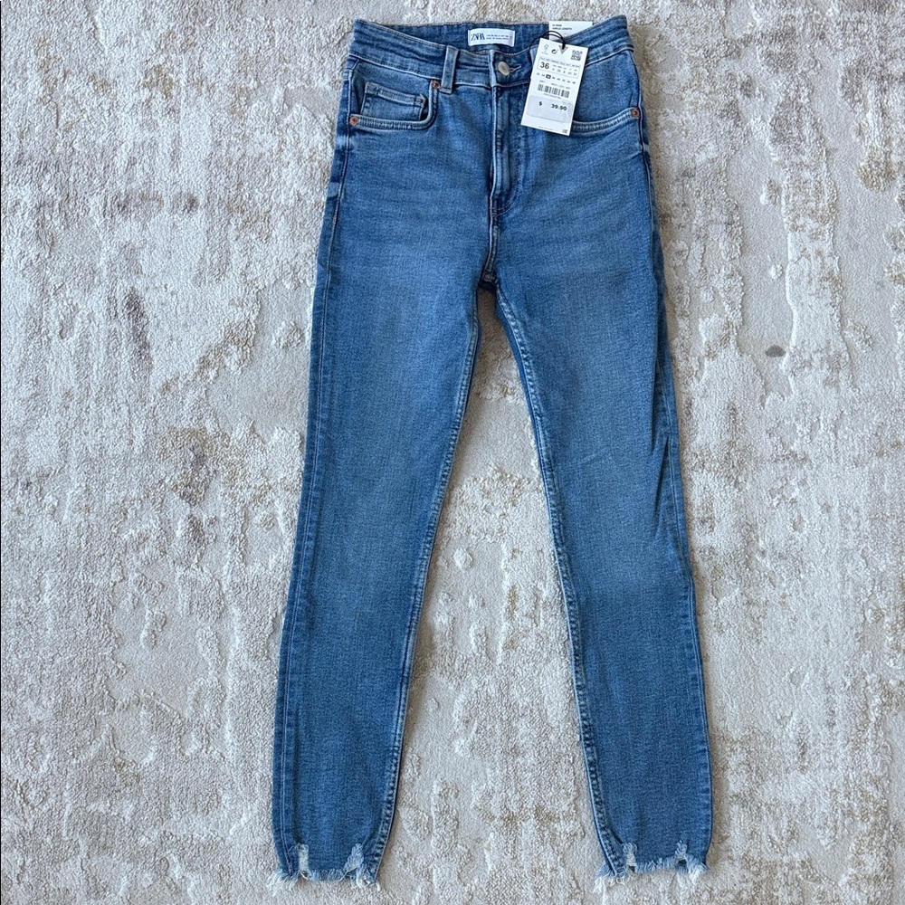 Zara Women's Vintage Skinny Jeans in Blue